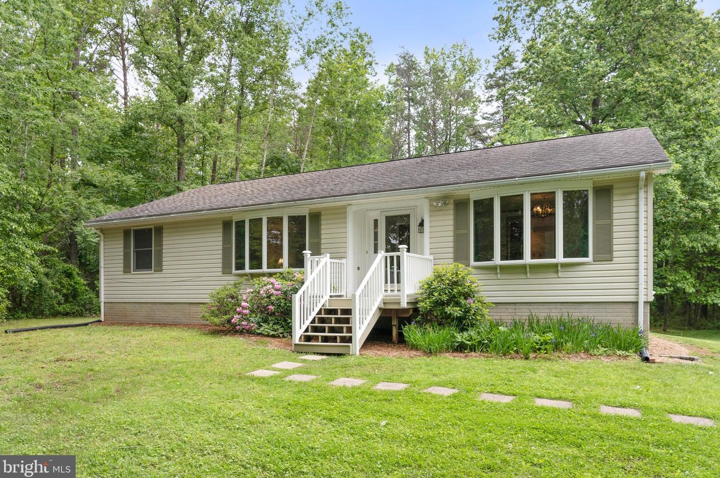 1343 Jason Ln, Viewtown, VA 20106