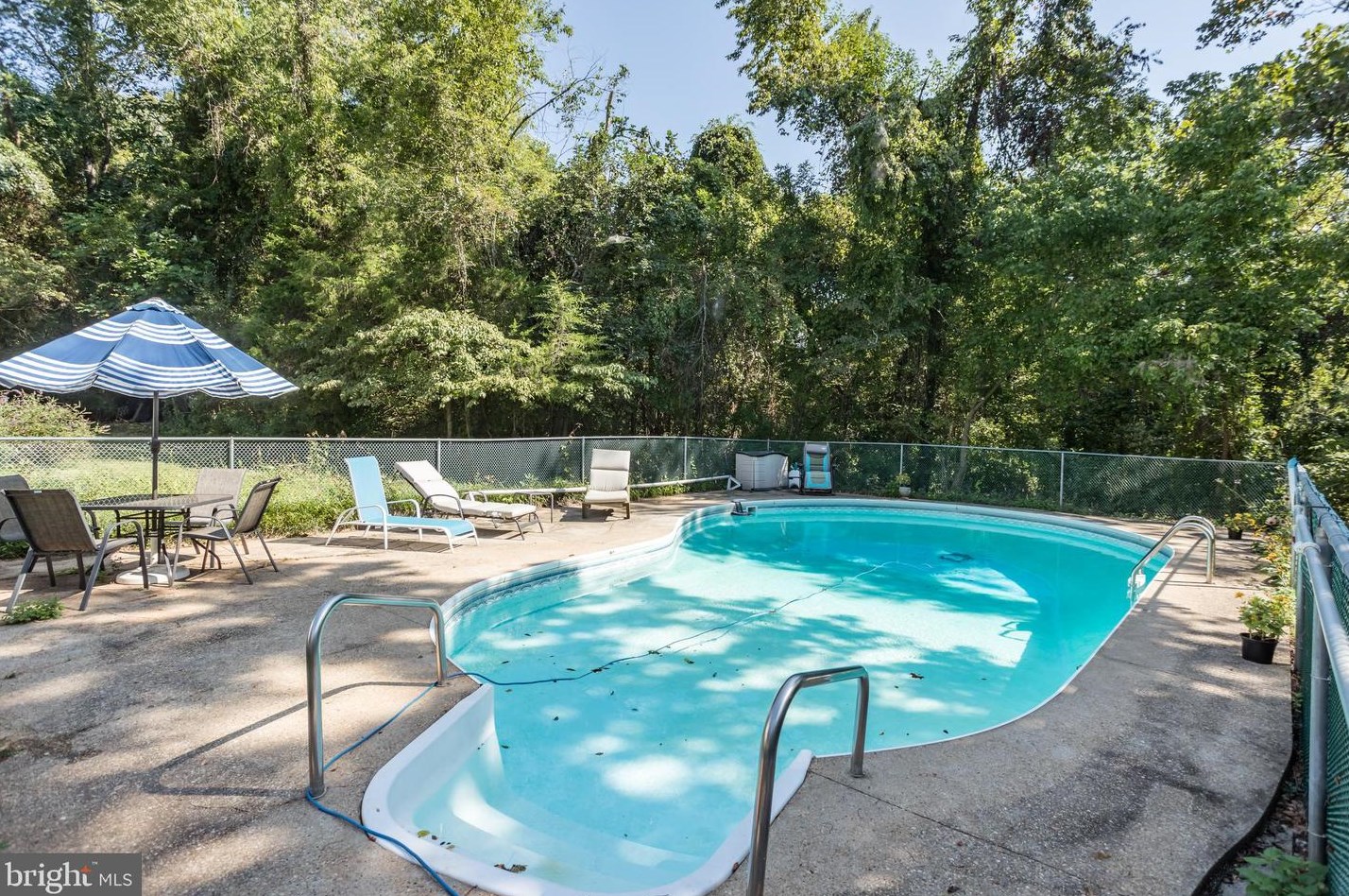465 Riverside Dr, Viewtown, VA 20106-2174