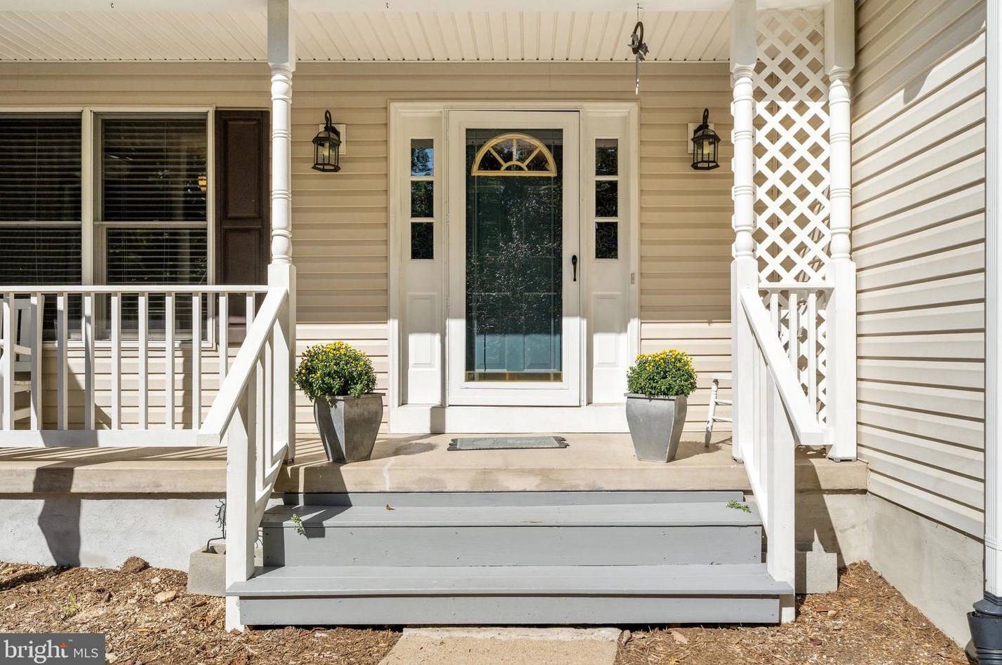 3354 Hunters Trail Dr, Viewtown, VA 20106-2274