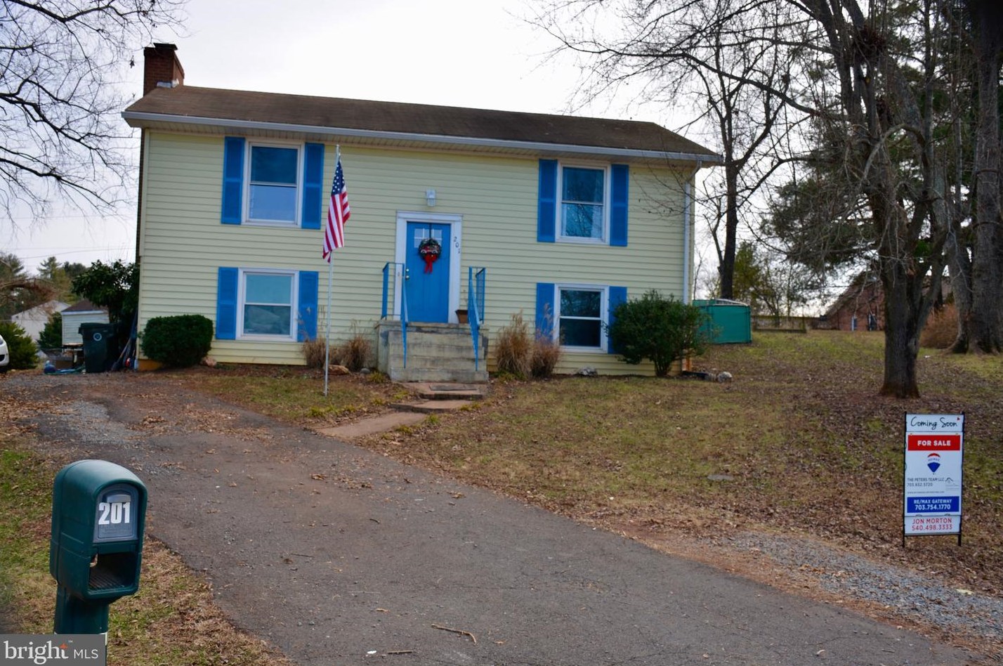 201 Elmwood Dr, Culpeper, VA 22701-4027