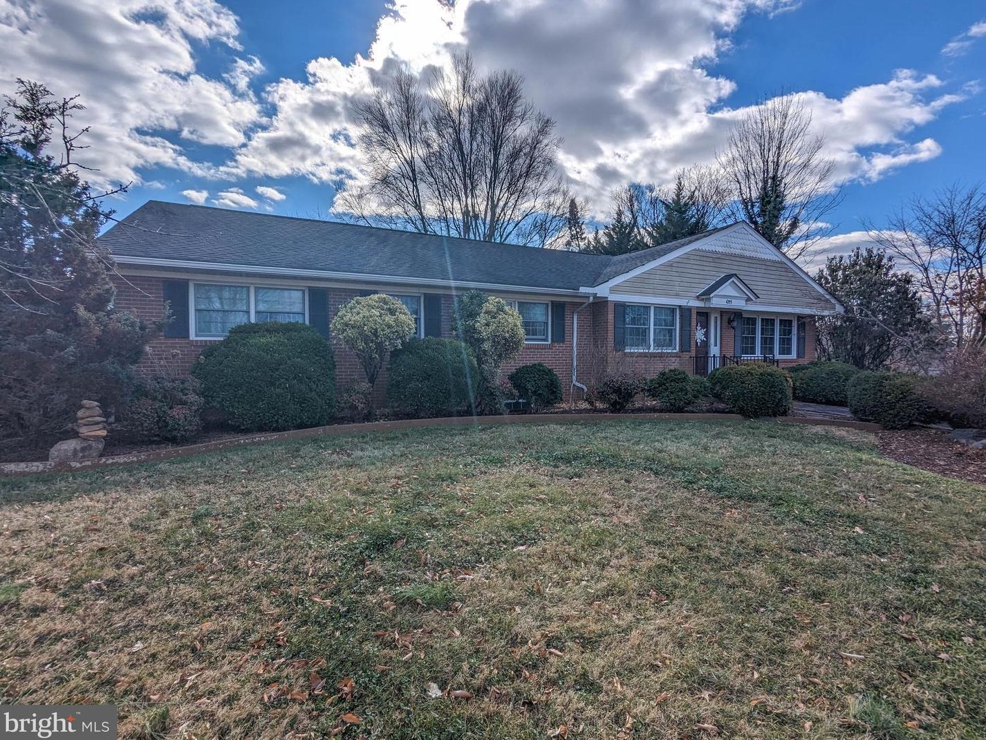 1055 Oaklawn Dr, Culpeper, VA 22701-3327