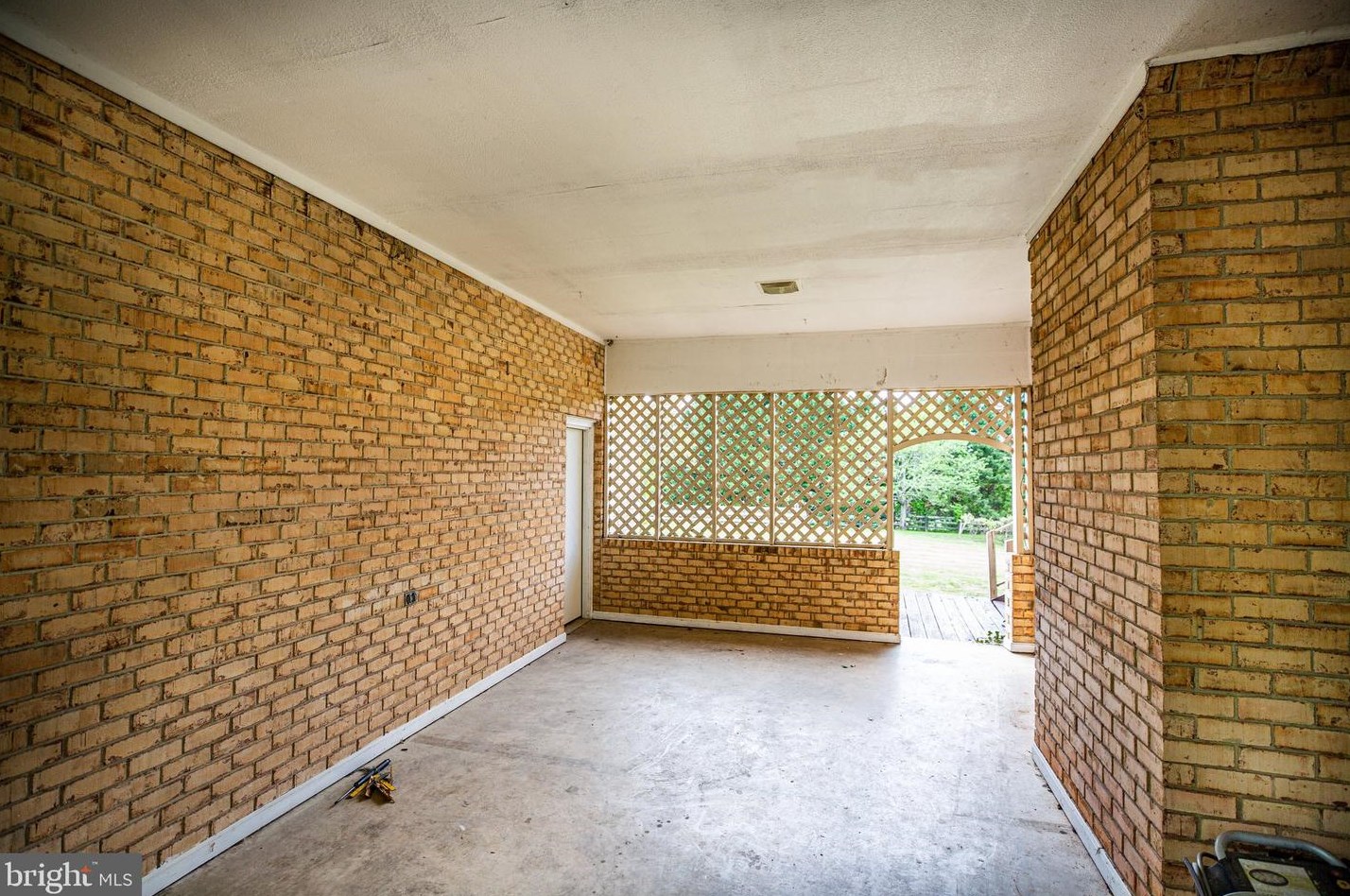 17418 Waterloo Rd, Viewtown VA  20106-2166 exterior
