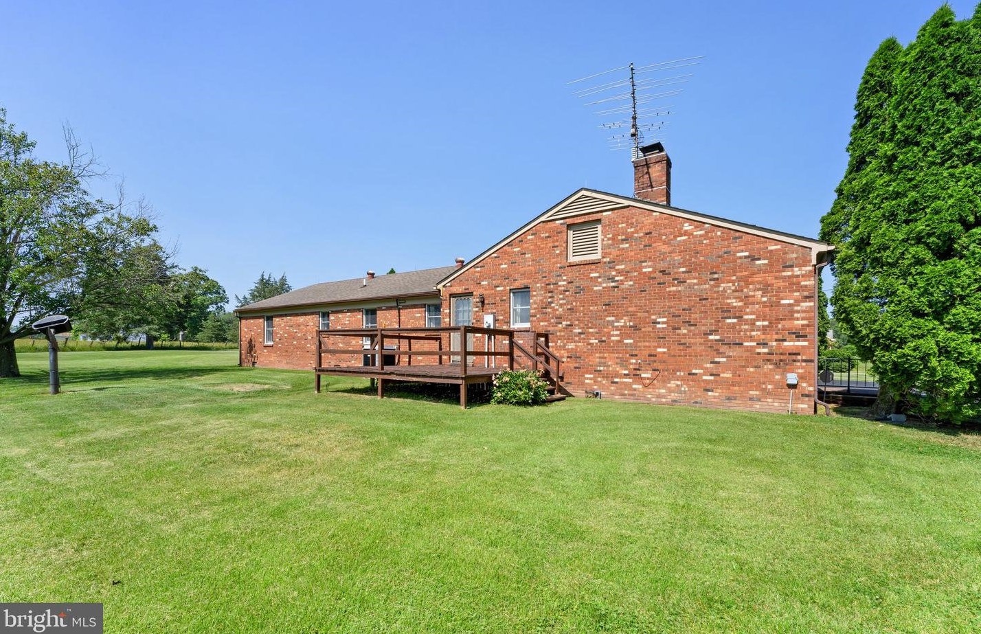 20266 Cedar Grv Rd, Culpeper VA  22701-7808 exterior