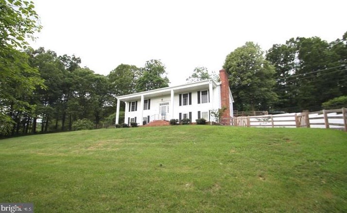 19392 Rose Hill Dr, Culpeper, VA 22701