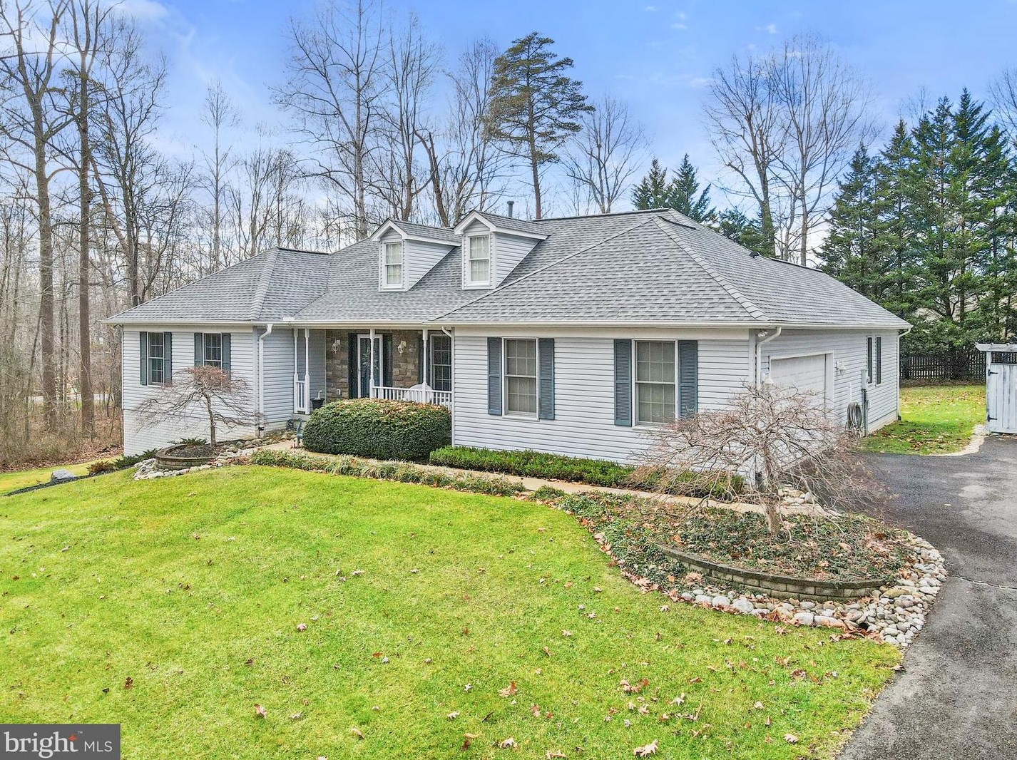 2428 Wildwood Cir, Viewtown, VA 20106-1897
