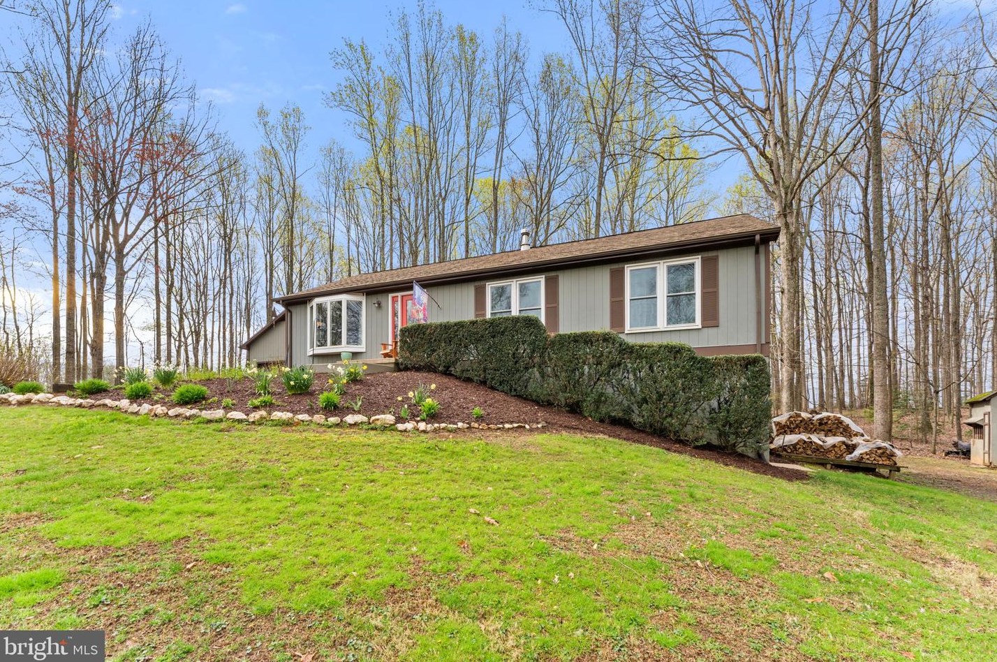 19438 Walnut Hills Rd, Jeffersonton, VA 22724