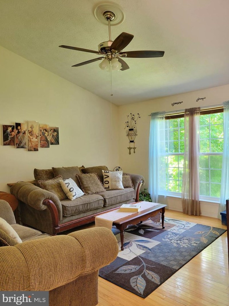 747 Glen Cove Dr, Ruther Glen, VA 22546-1504