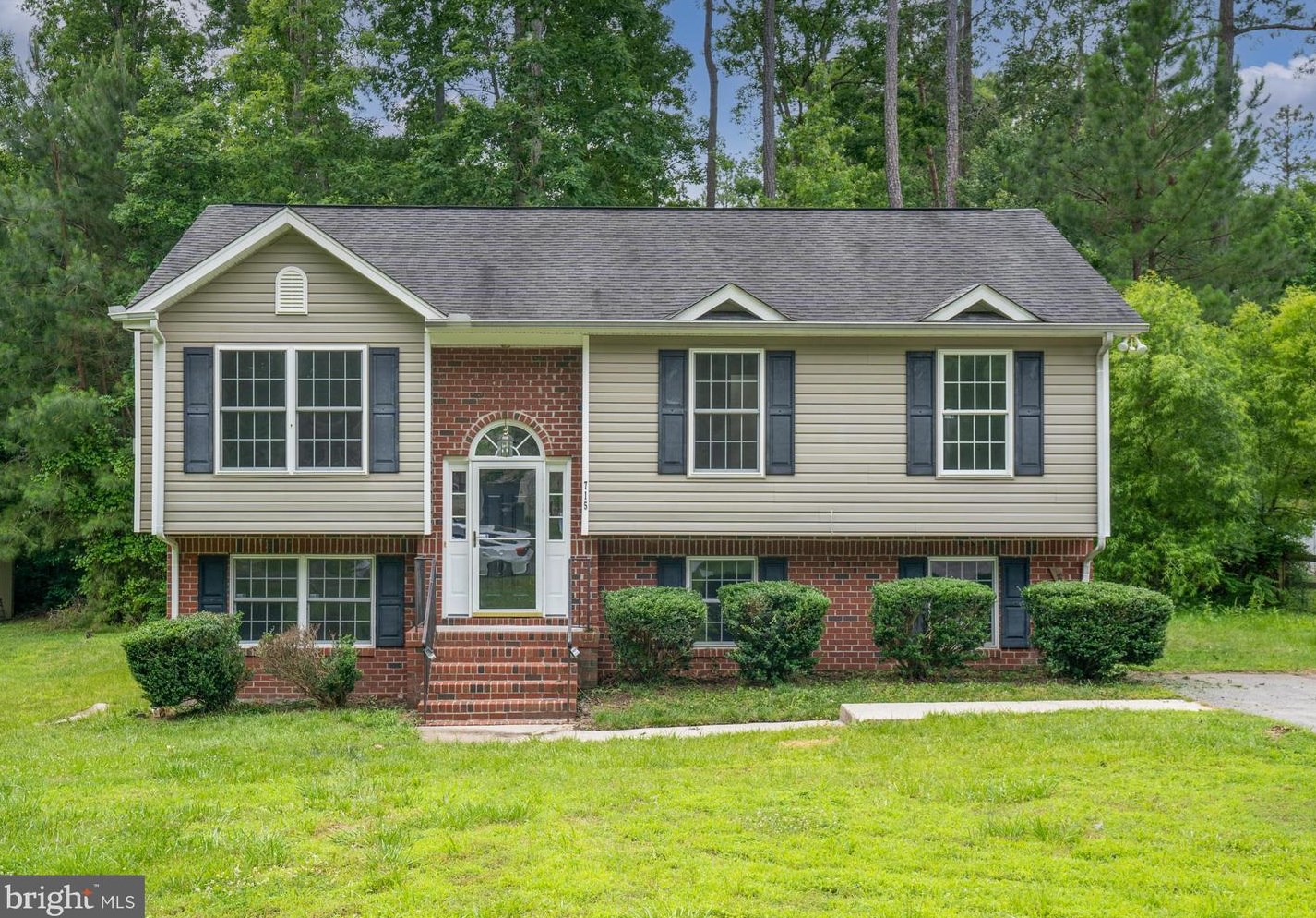 715 Canterbury Dr, Ruther Glen, VA 22546