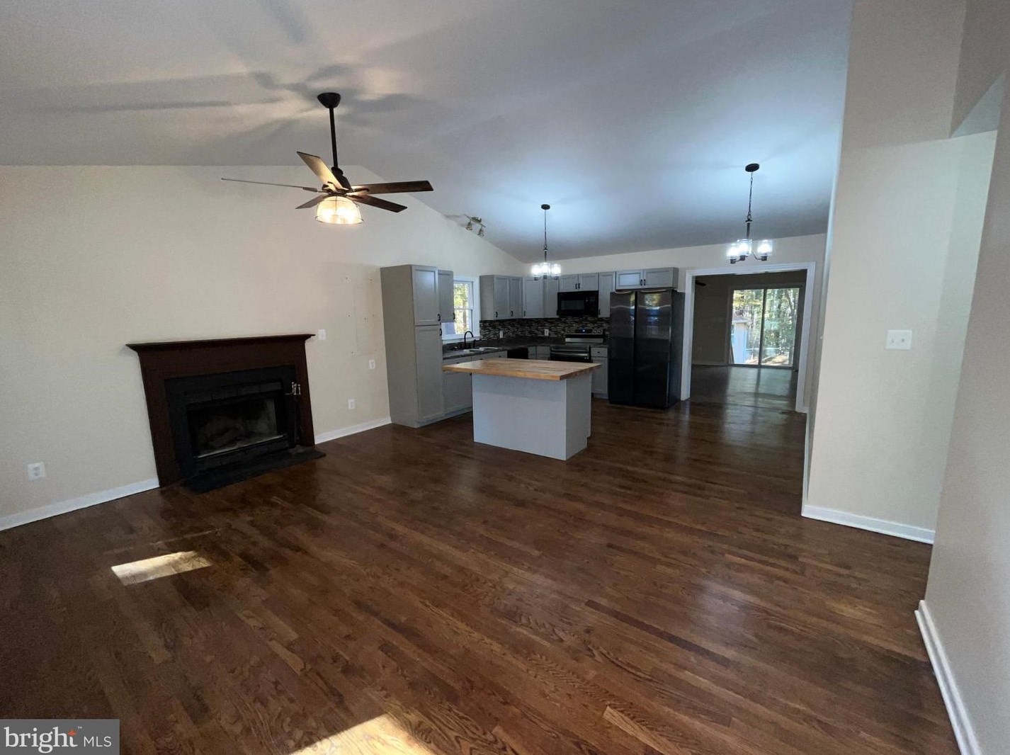 208 Tranquility Dr, Ruther Glen, VA 22546