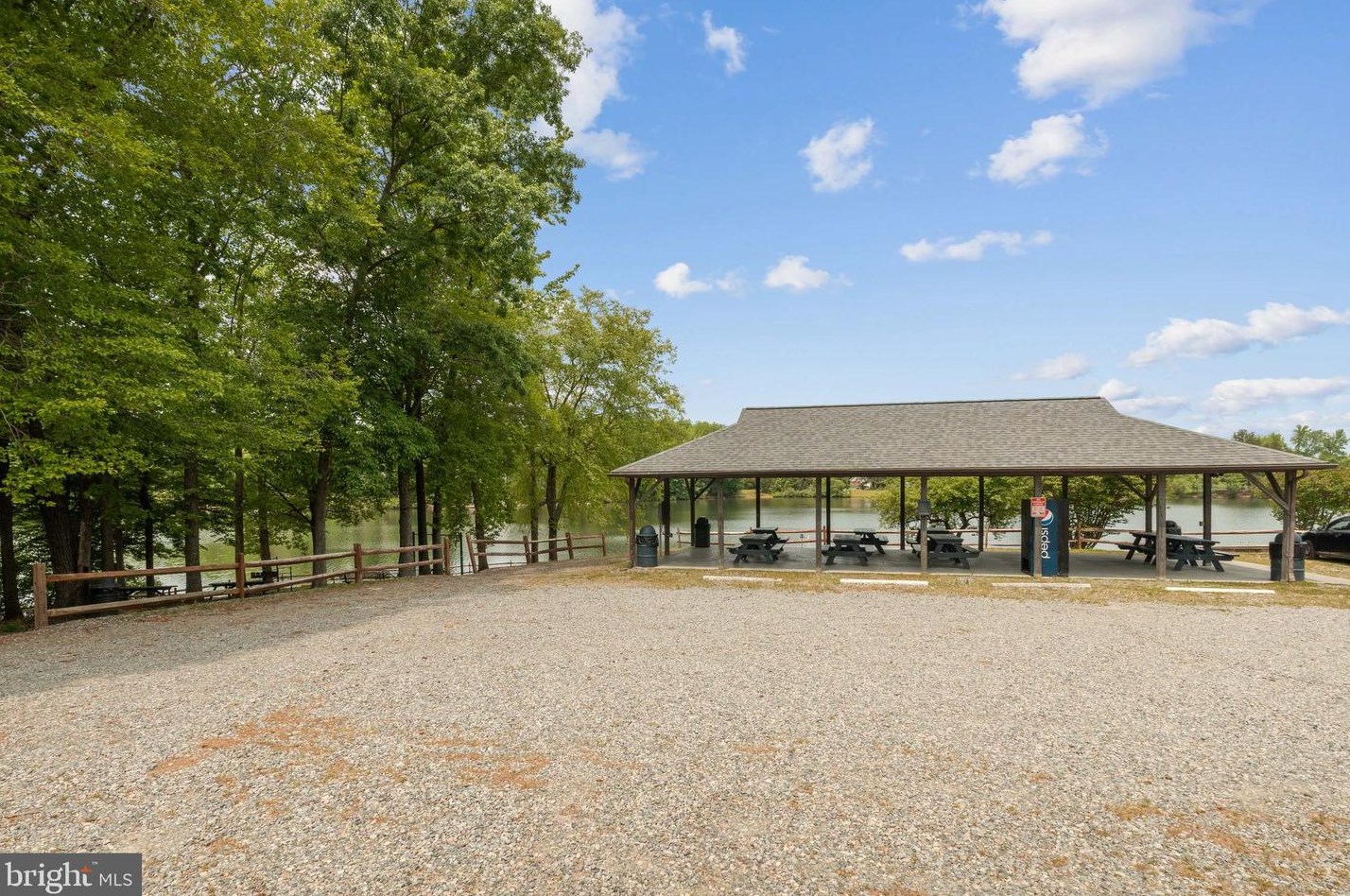 74 Albertson Ct, Ruther Glen VA  22546-1512 exterior