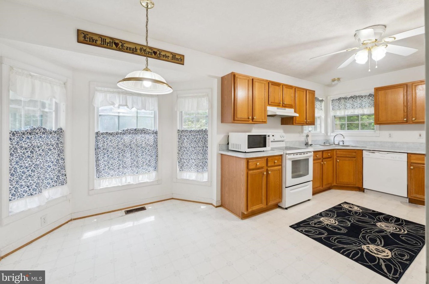 74 Albertson Ct, Ruther Glen VA  22546-1512 exterior