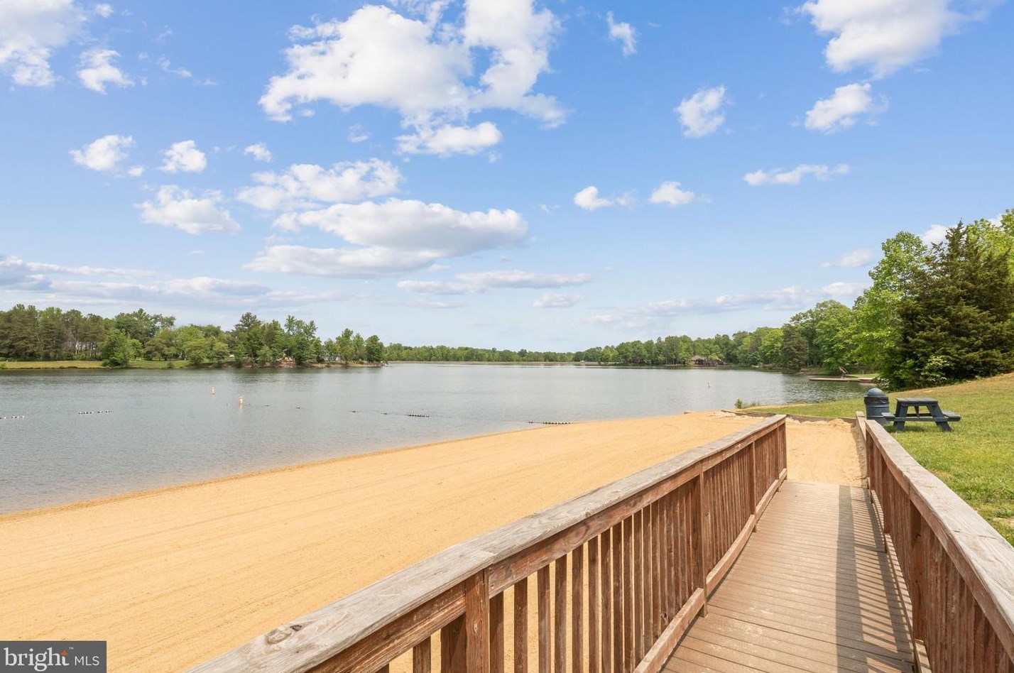 74 Albertson Ct, Ruther Glen VA  22546-1512 exterior