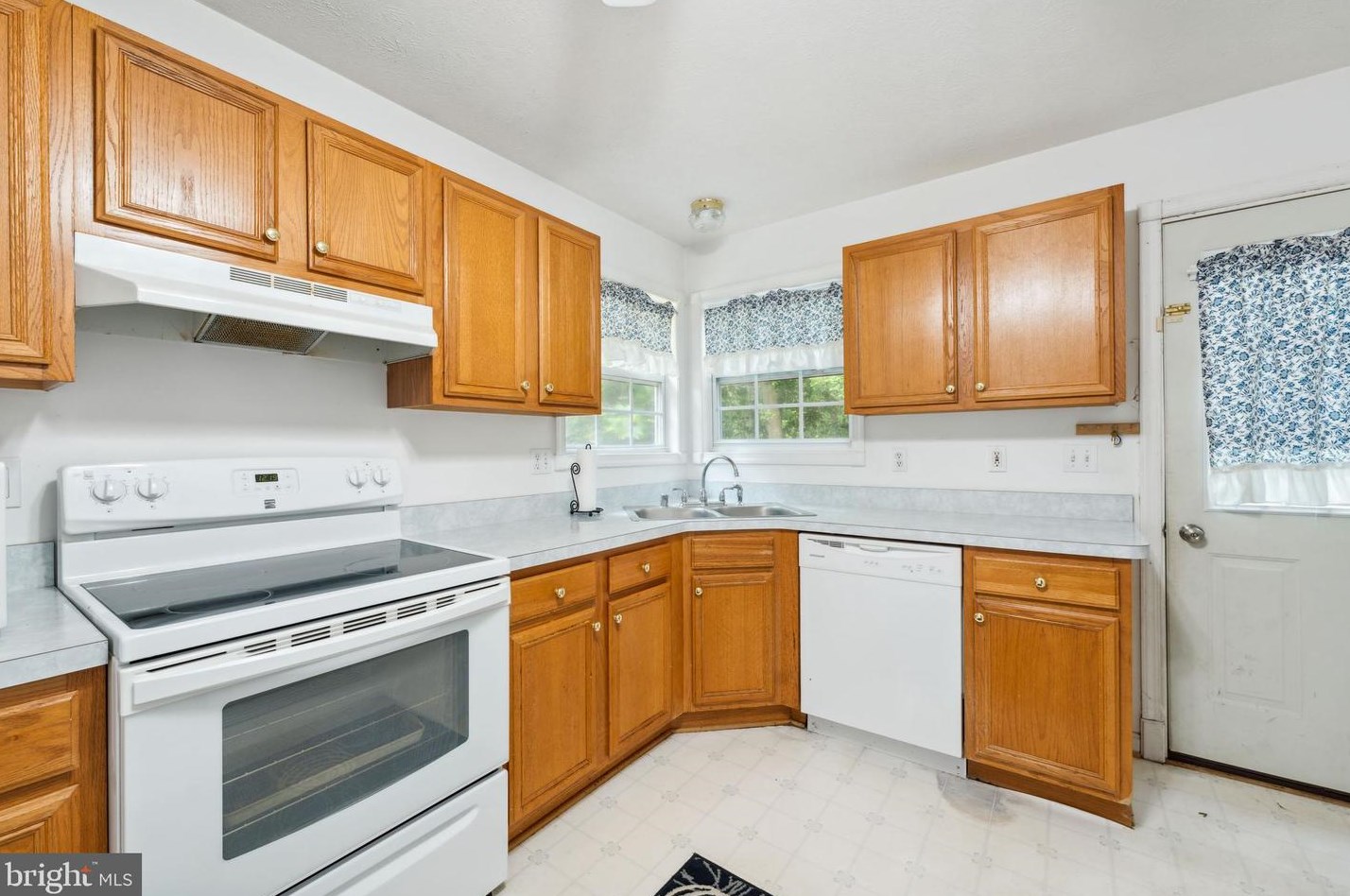 74 Albertson Ct, Ruther Glen VA  22546-1512 exterior