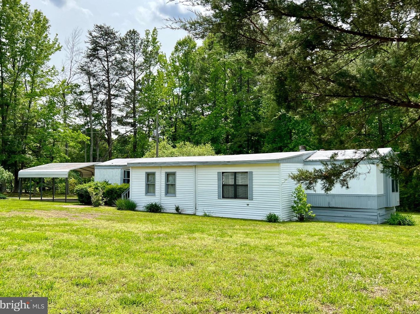 21446 Selph Ln, Bowling Green, VA 22427