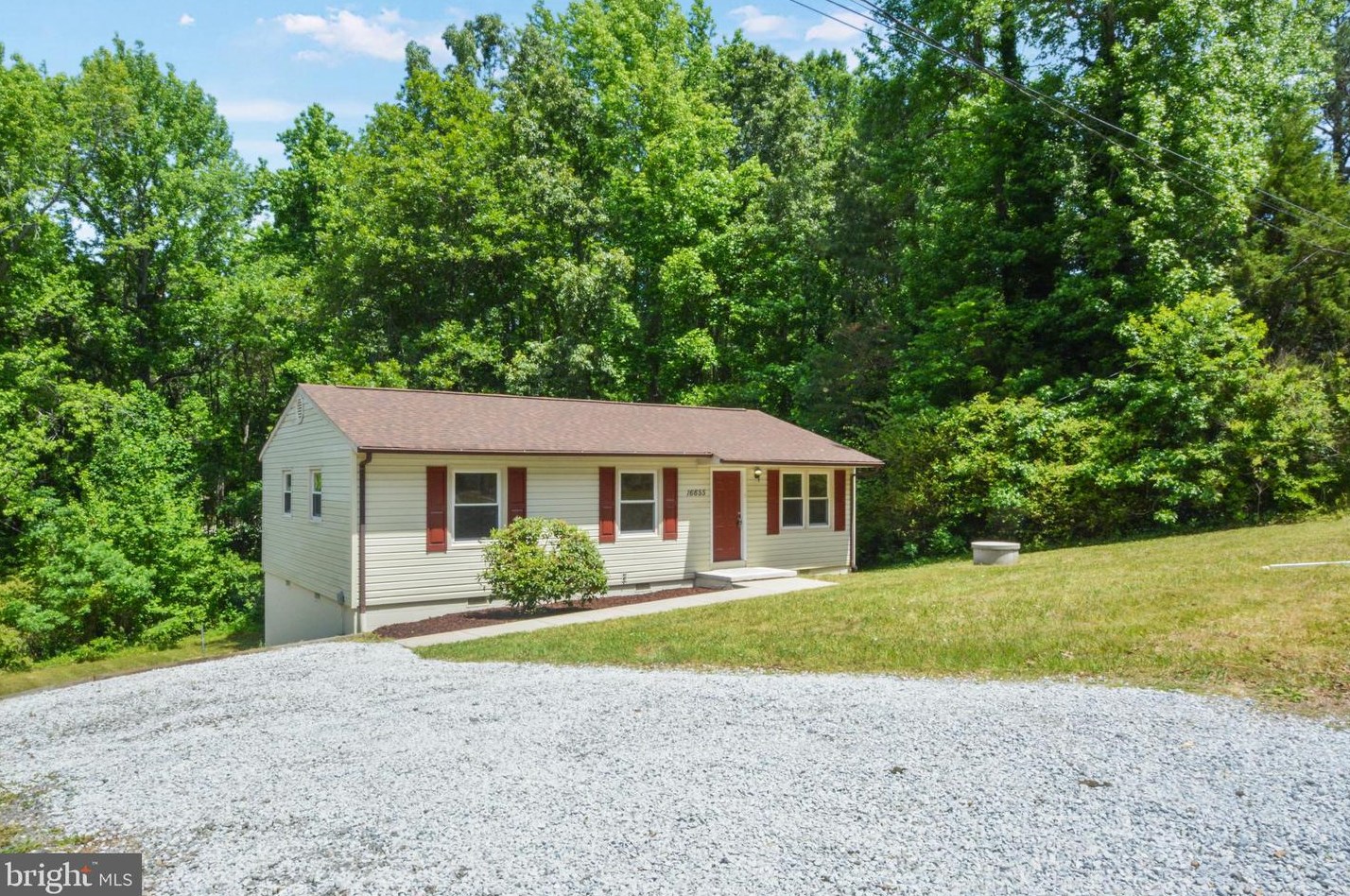 16655 Braswell St, Bowling Green, VA 22427
