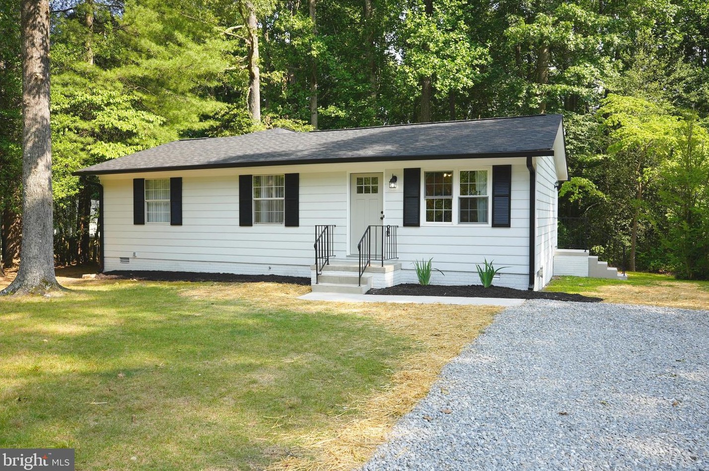 5008 Deerfield Rd, Ruther Glen, VA 22546-2805