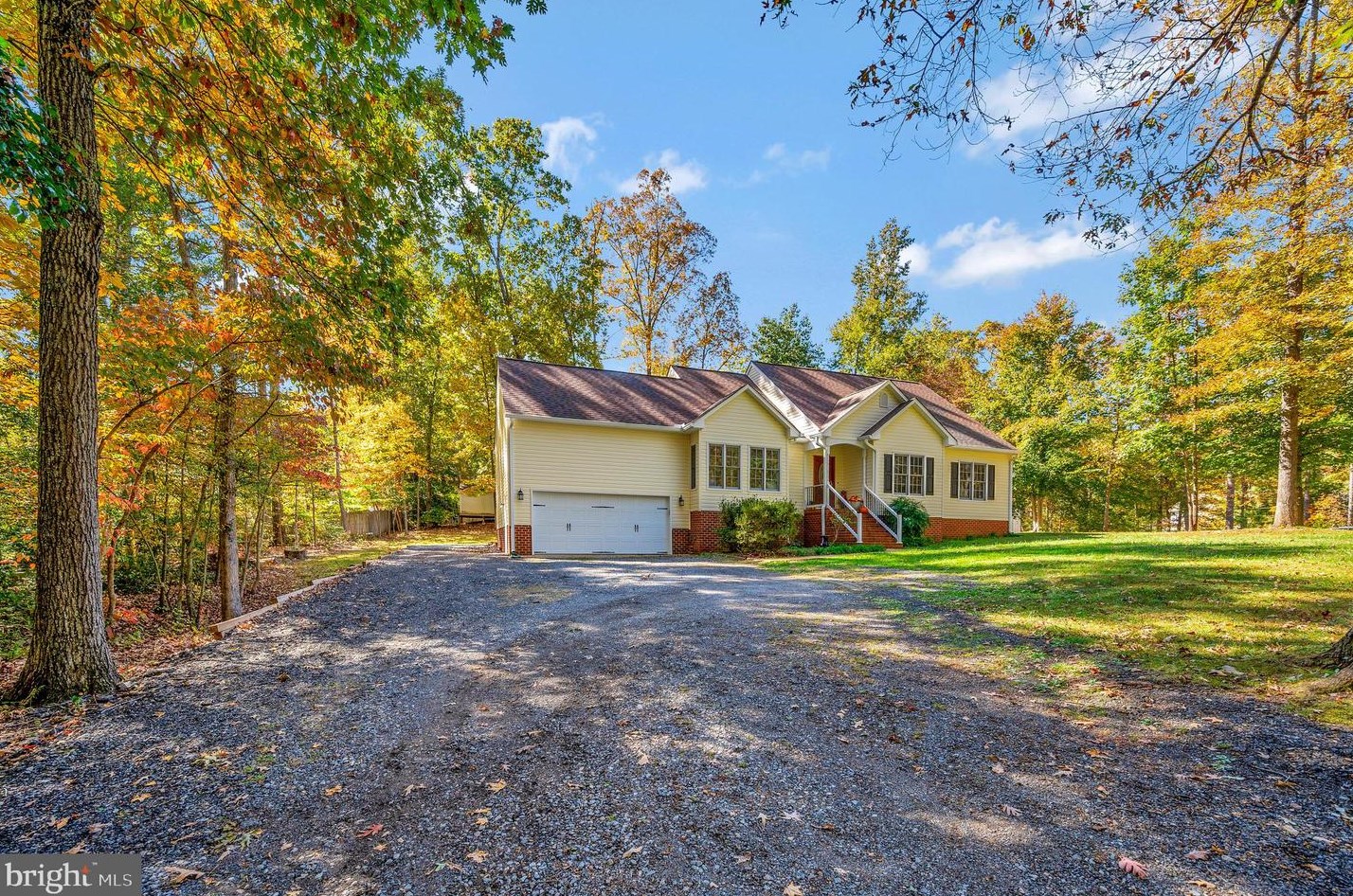 555 Redground Dr, Ruther Glen, VA 22546-1522