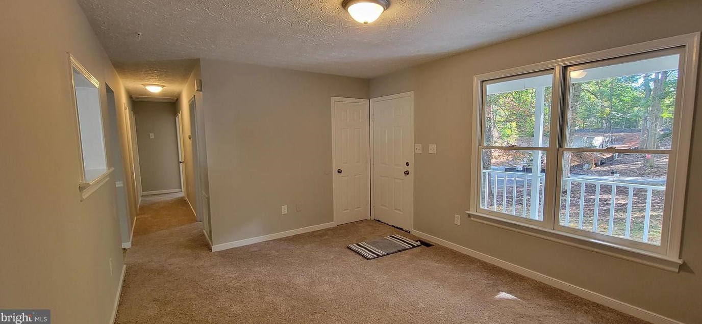 221 Remington Dr, Ruther Glen, VA 22546