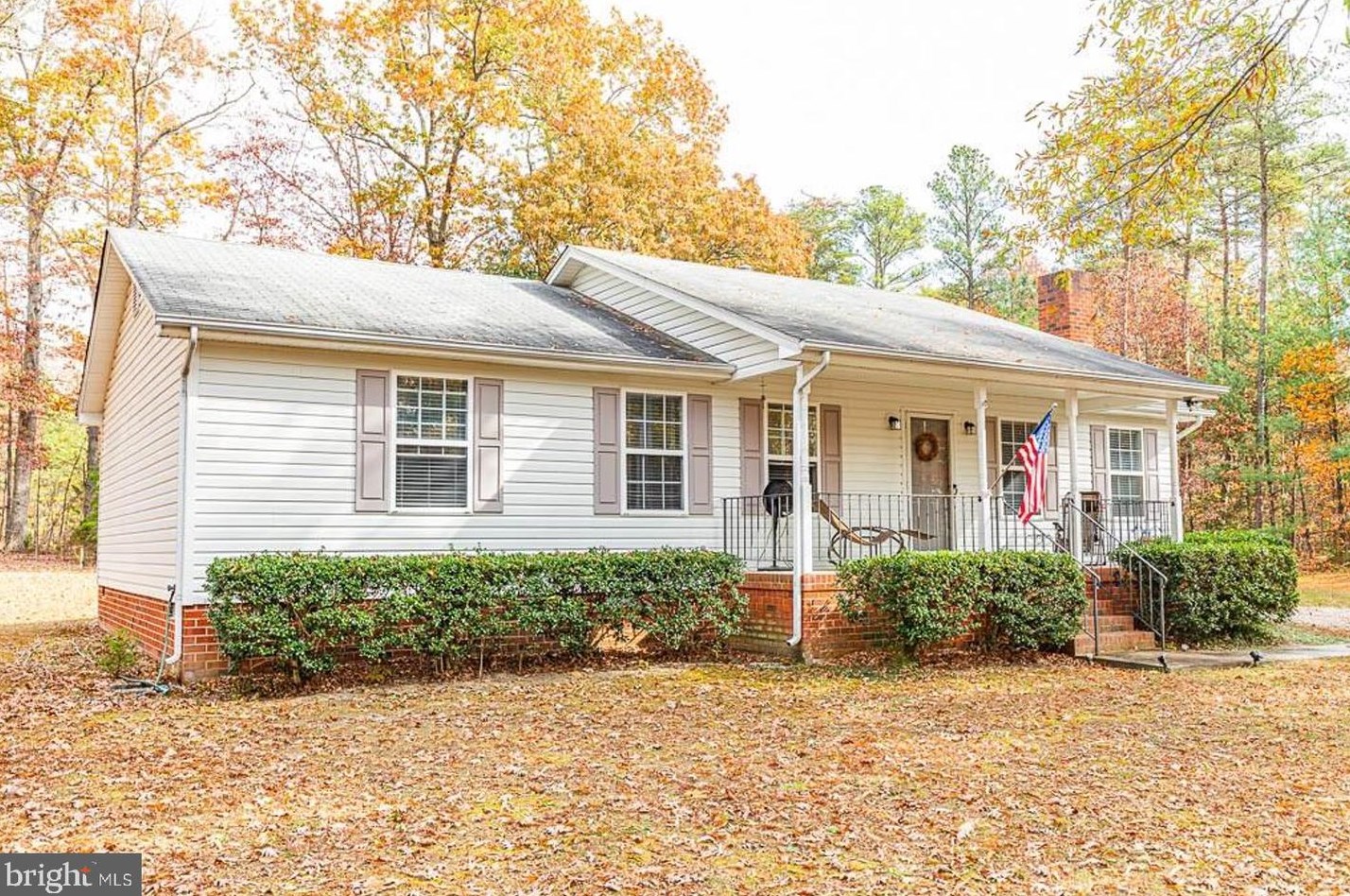 25527 Zion Rd, Ruther Glen, VA 22546-2330