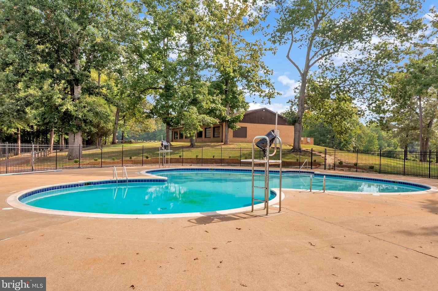 600 Joy Dr, Ruther Glen VA  22546-1202 exterior