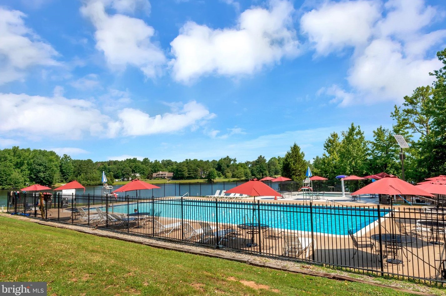 600 Joy Dr, Ruther Glen VA  22546-1202 exterior