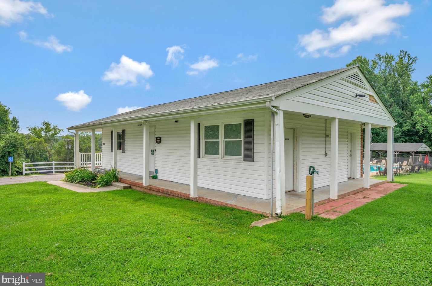 12216 Bunya Ln, Ruther Glen VA  22546-3547 exterior