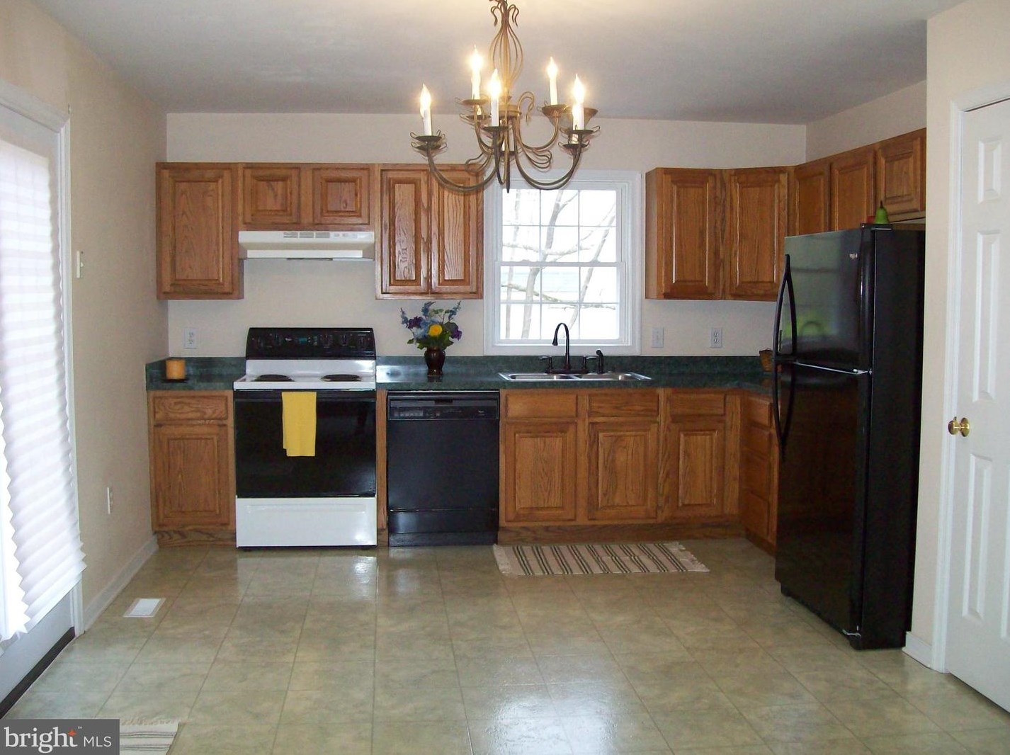 733 Glen Cove Dr, Ruther Glen VA  22546-1504 exterior