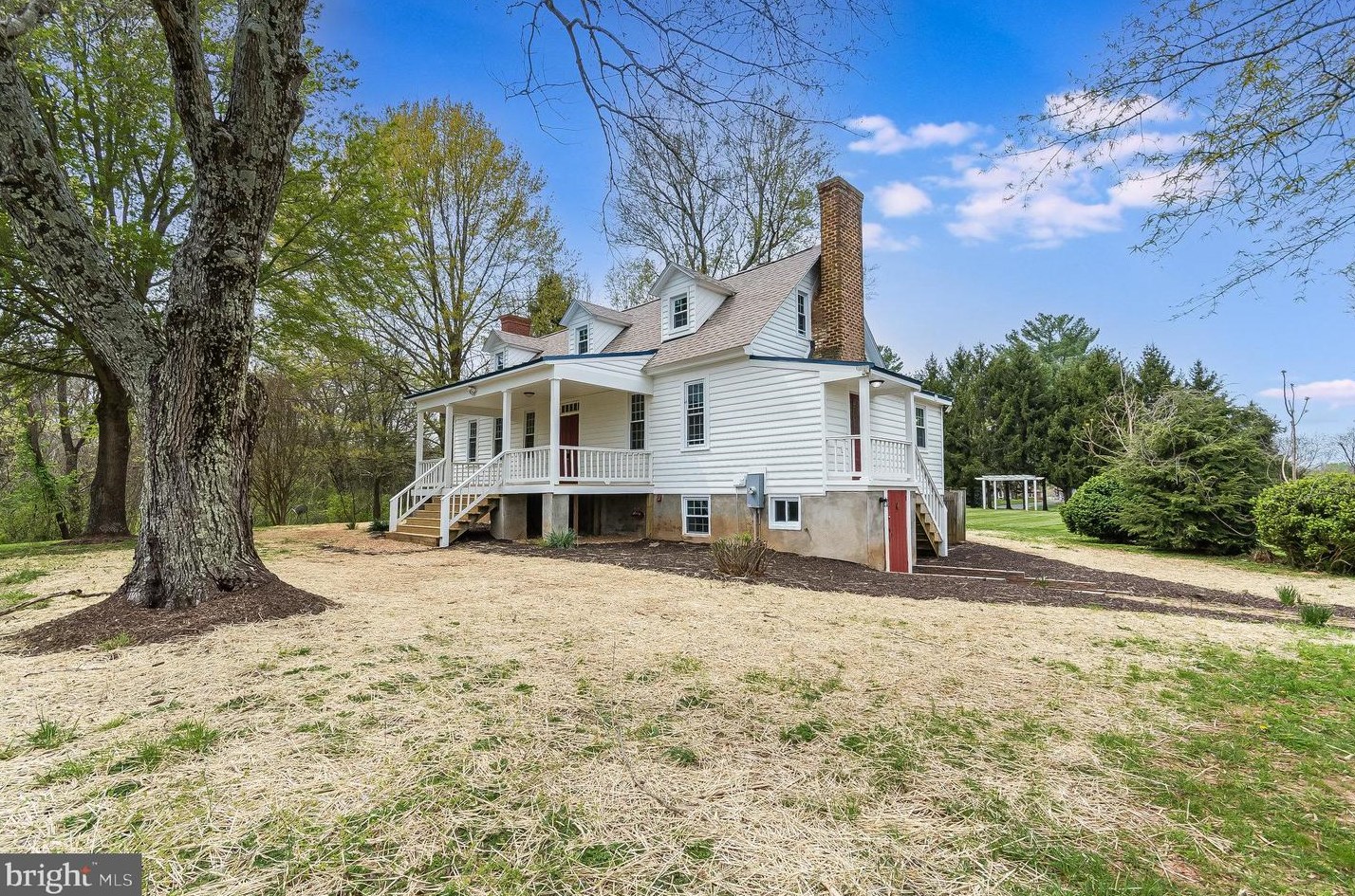 2349 Skinkers Neck Rd, Rappnhanck VA  22538-2024 exterior