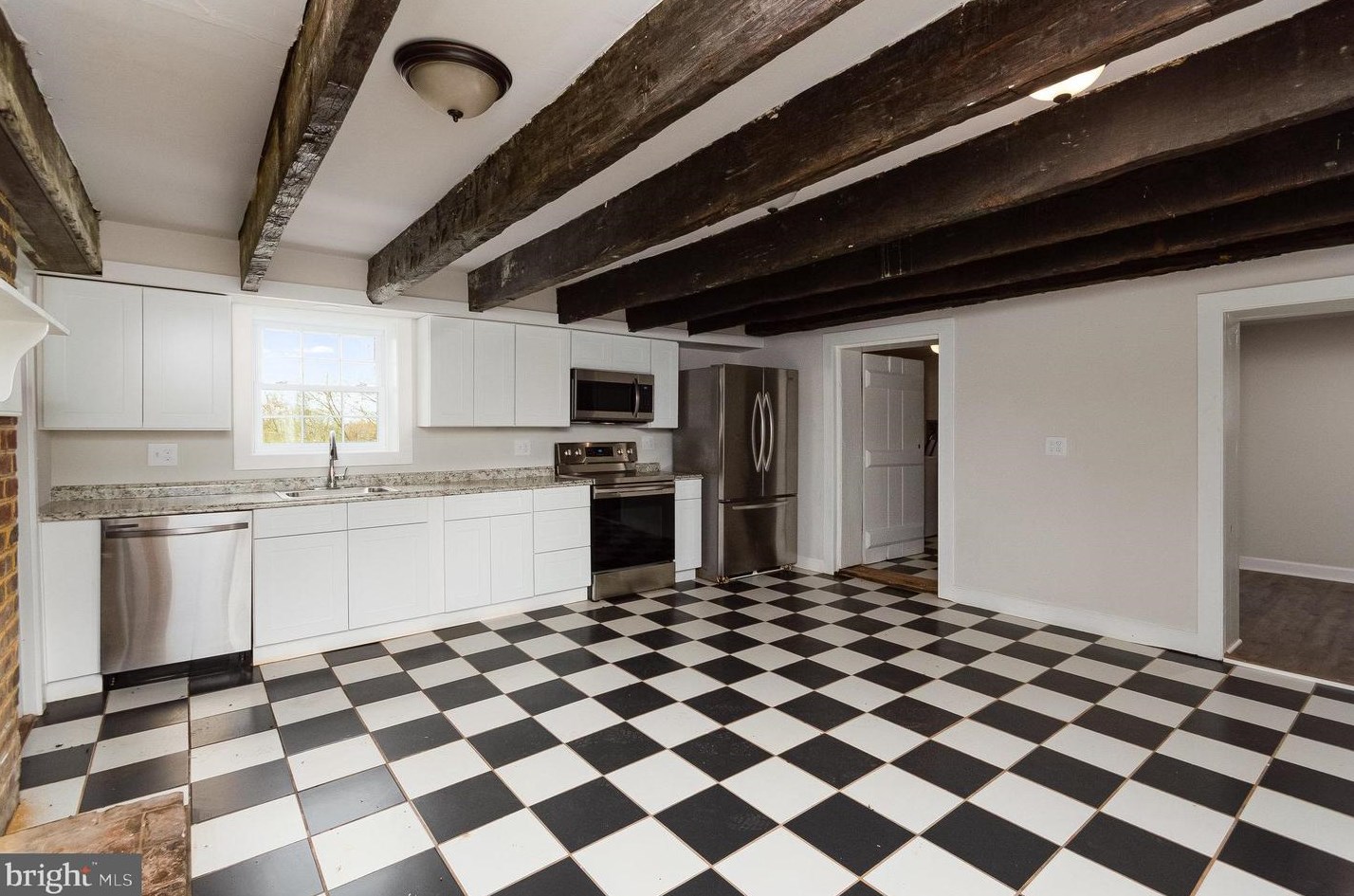 2349 Skinkers Neck Rd, Rappnhanck VA  22538-2024 exterior