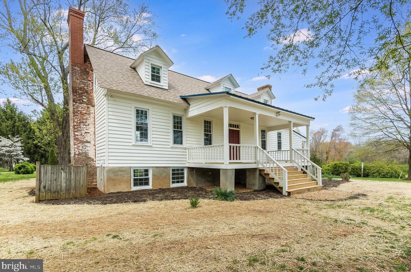 2349 Skinkers Neck Rd, Rappnhanck VA  22538-2024 exterior