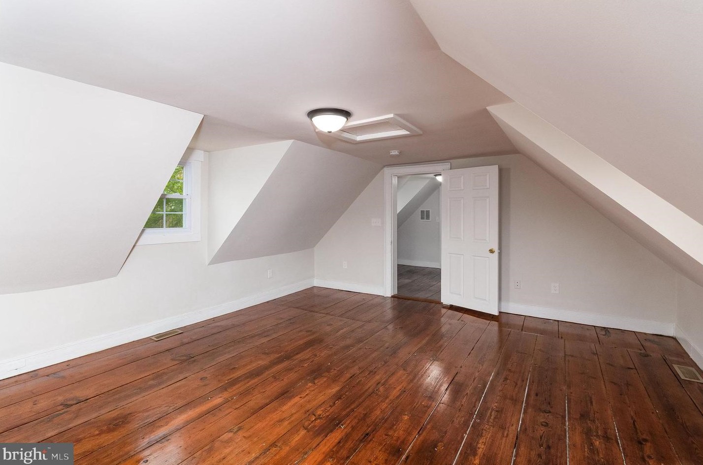2349 Skinkers Neck Rd, Rappnhanck VA  22538-2024 exterior