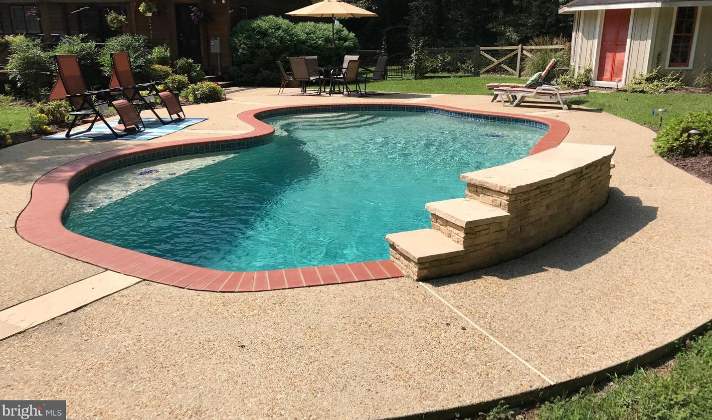 14451 Mcbryant Rd, Ruther Glen, VA 22546-3805