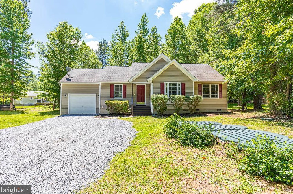207 Tranquility Dr, Ruther Glen, VA 22546-5244