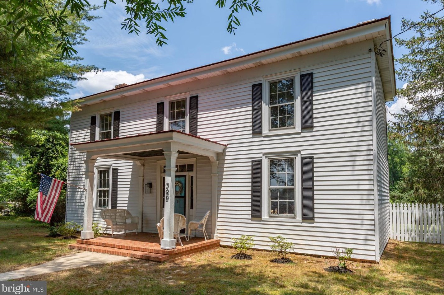 329 N Main St, Bowling Green, VA 22427