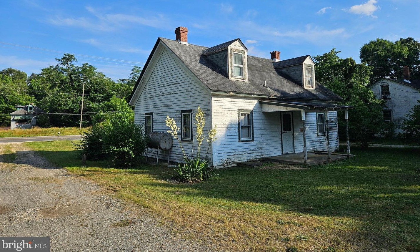 16341 Milford St, Bowling Green, VA 22427