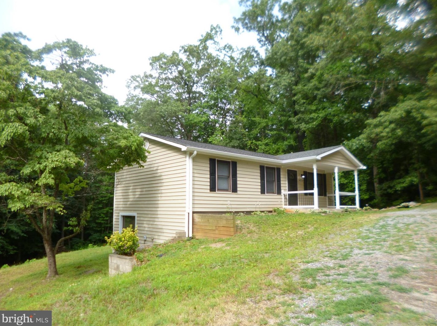 26480 Country Club Ln, Ruther Glen, VA 22546