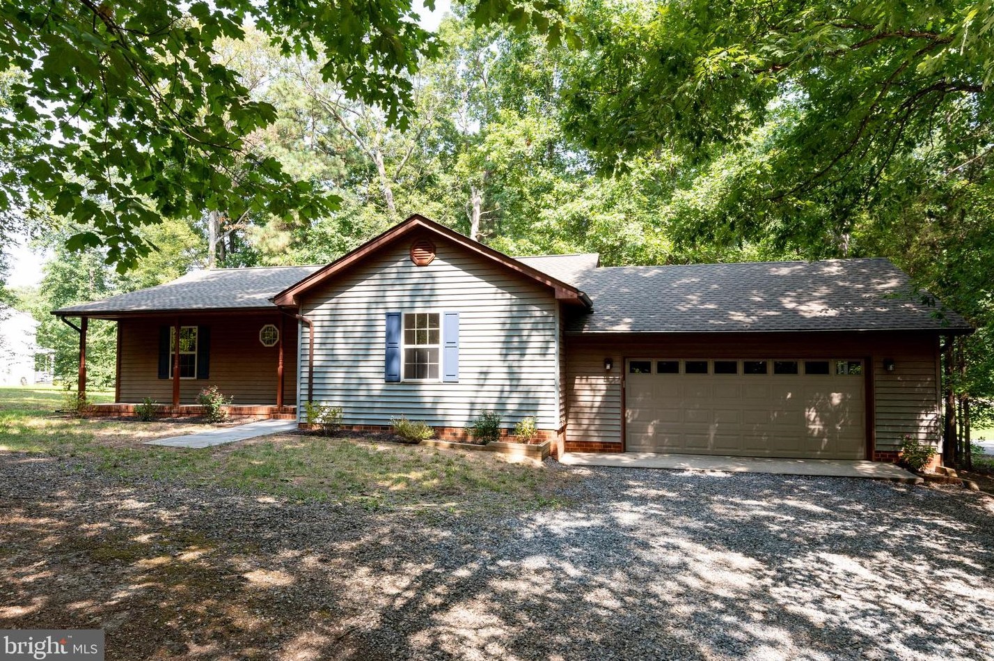577 Lake Caroline Dr, Ruther Glen, VA 22546