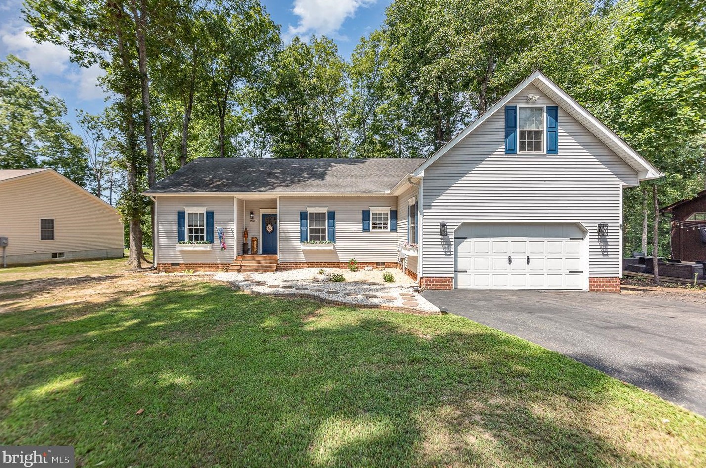 205 Remington Dr, Ruther Glen, VA 22546