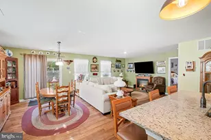 16032 Grant Ct, Bowling Green, VA 22427 - Photo 8