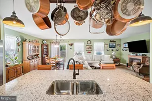 16032 Grant Ct, Bowling Green, VA 22427 - Photo 4