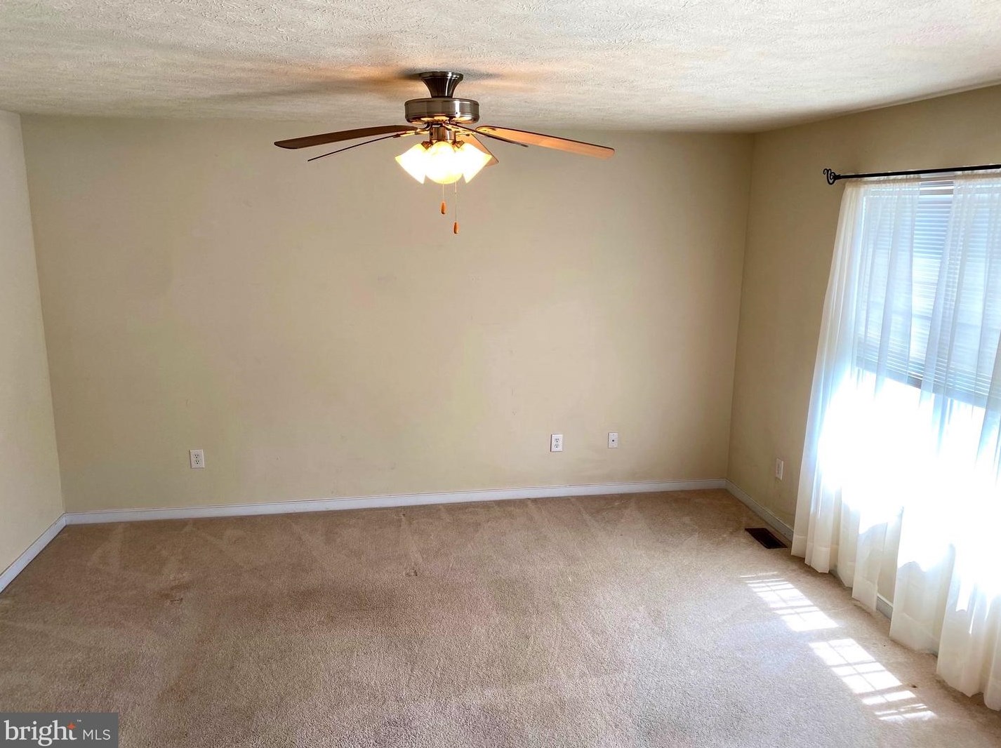 1155 Settlers Landing Dr, Tappahannock, VA 22560