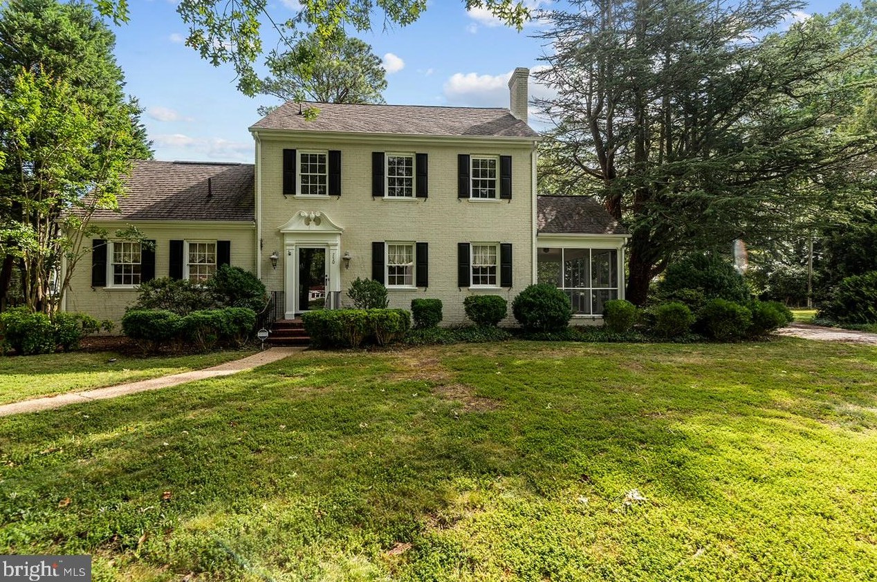 750 Water Ln S, Tappahannock, VA 22560