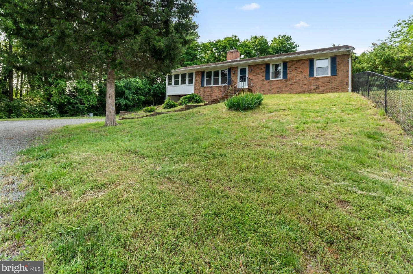 144 Gold Berry Ln, Tappahannock, VA 22560