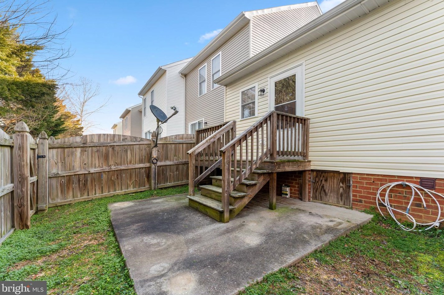 1127 Settlers Landing Dr, Tappahannock VA  22560-5071 exterior