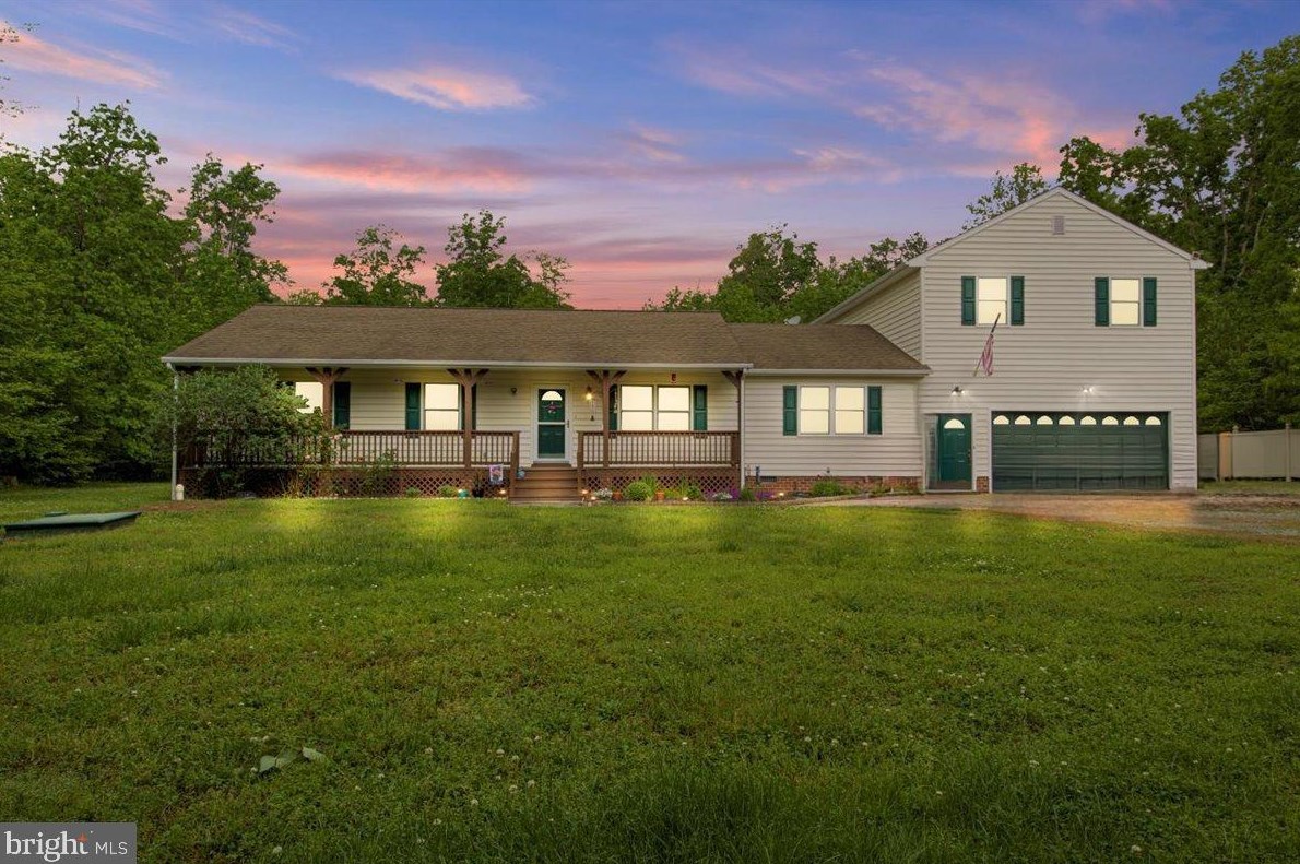 322 Cheaneys Bridge Rd, Dunnsville, VA 22454-3327
