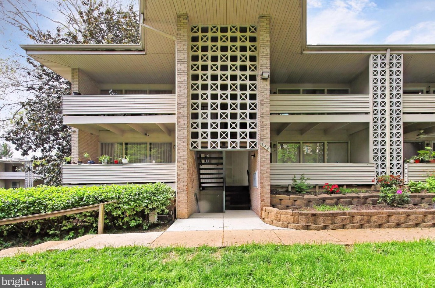 138 Birch St #a-1, Falls Church, VA 22046