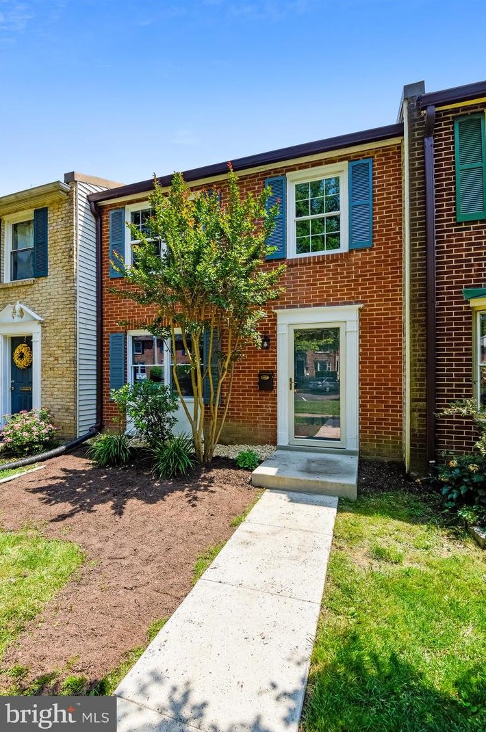 283 Gundry Dr, Falls Church, VA 22046