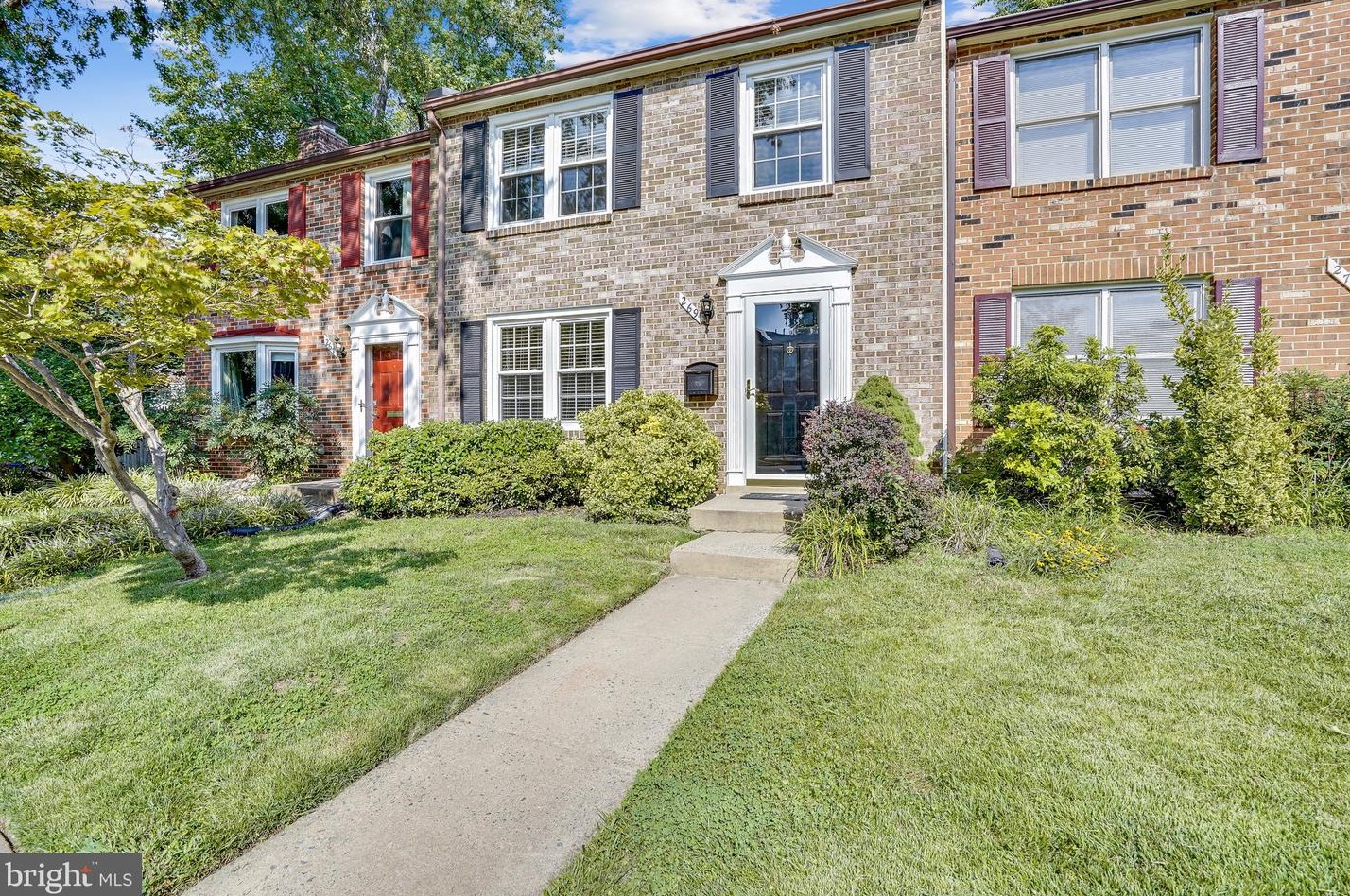 269 Gundry Dr, Falls Church, VA 22046