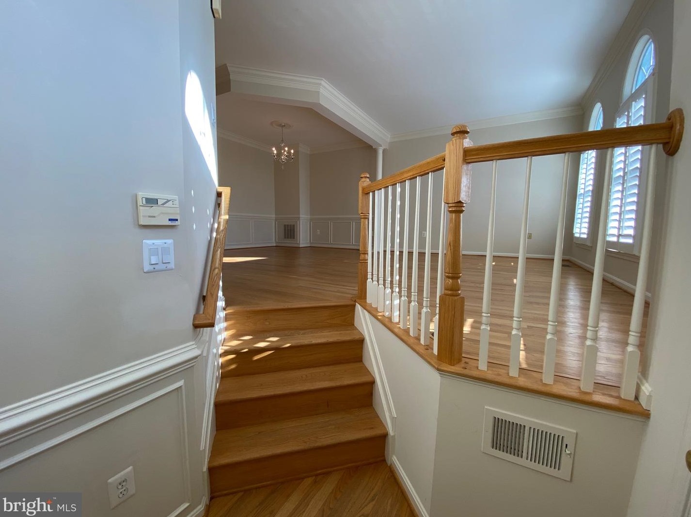 1312 S Washington St, Falls Church, VA 22046