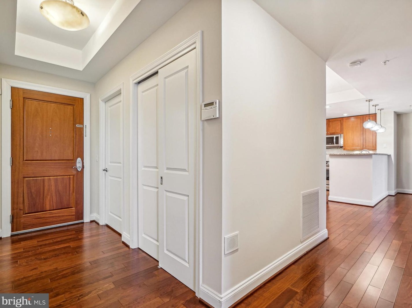 513 W Broad St #407, Falls Church, VA 22046
